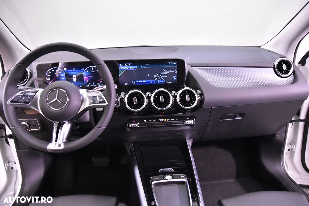 Mercedes-Benz GLA - 10