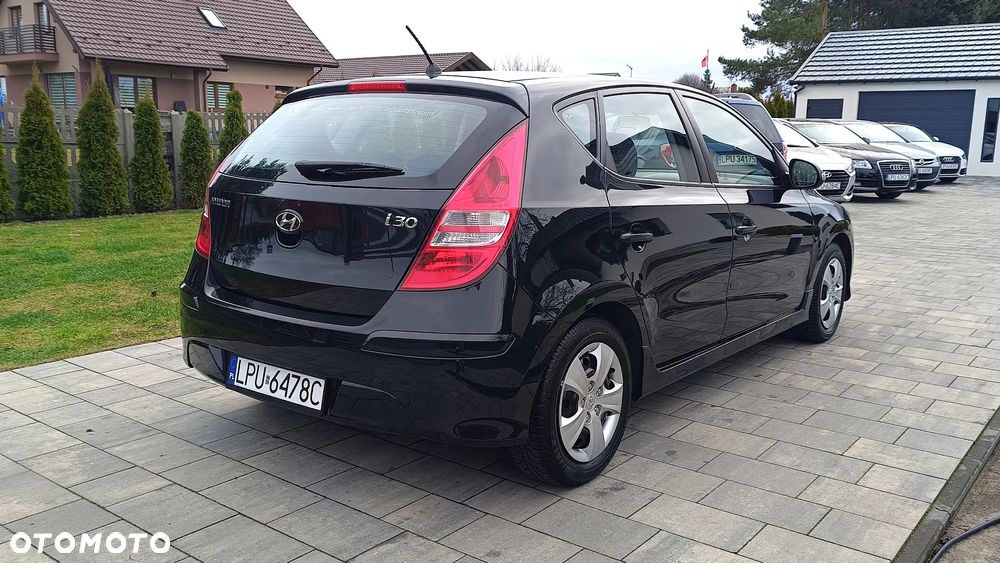 Hyundai i30 1.4 FIFA WM Edition - 11