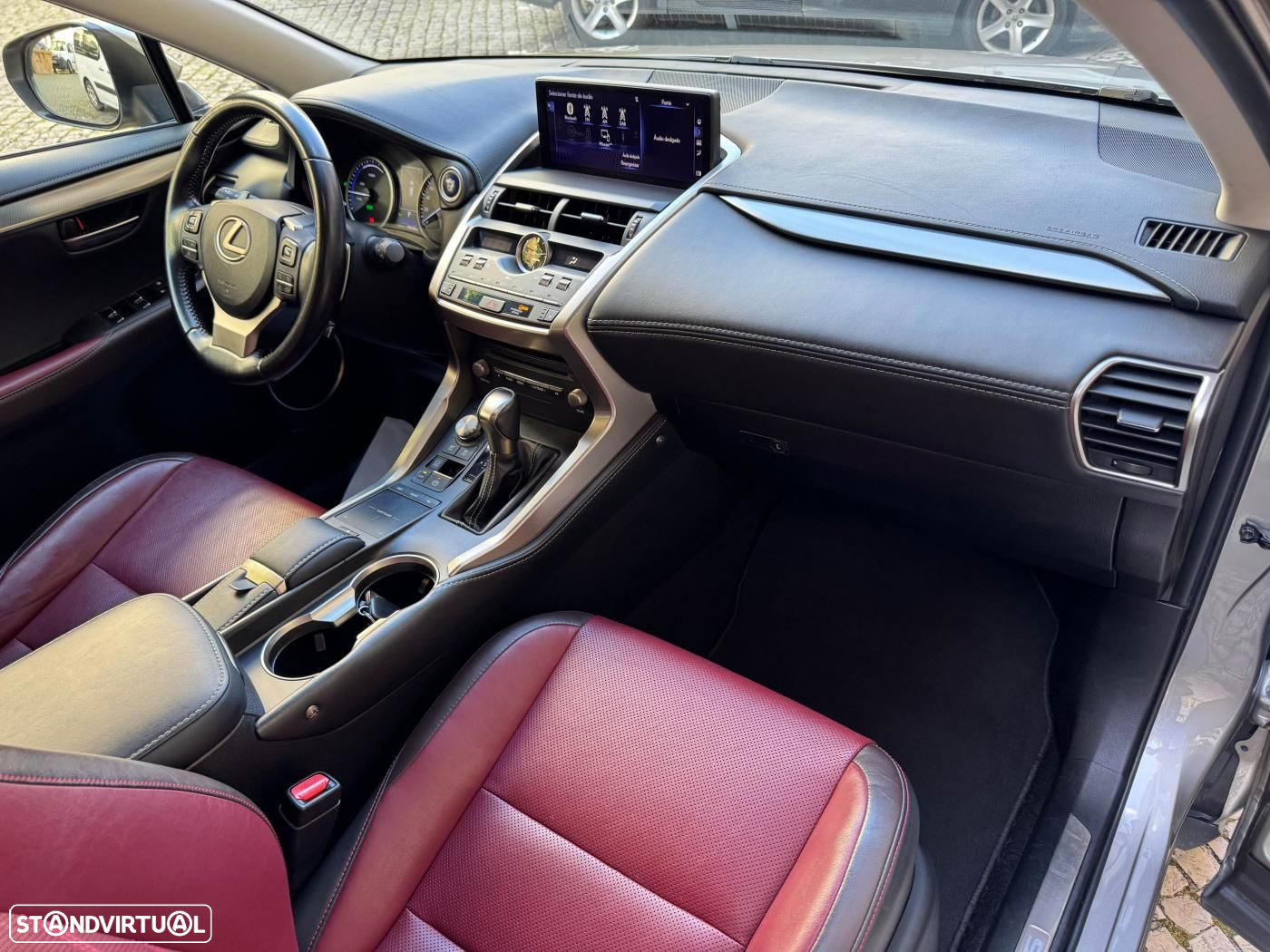 Lexus NX 300h Executive+ - 17