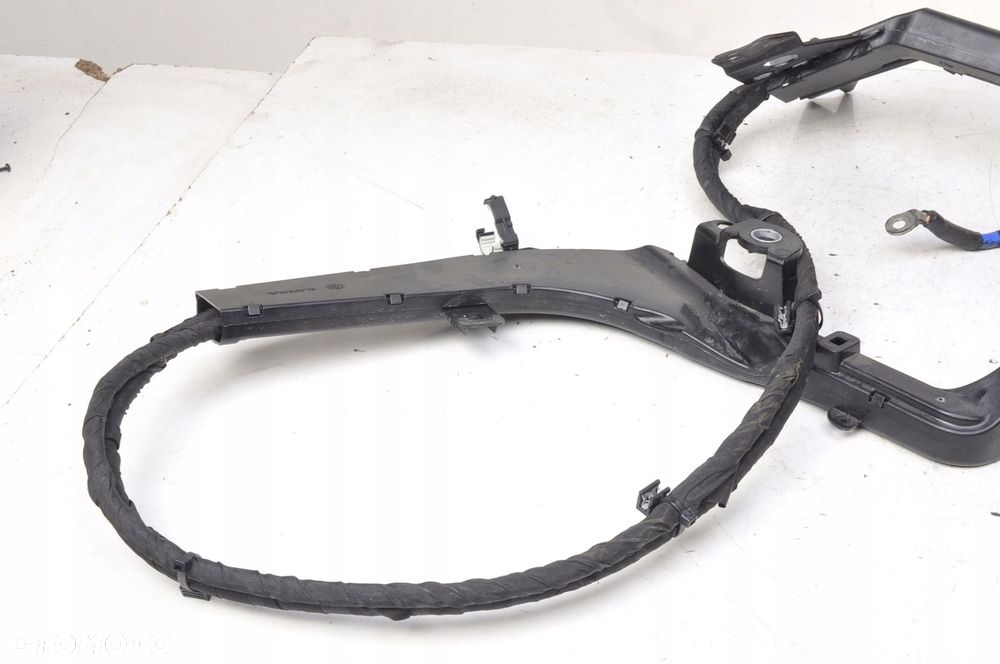 VOLVO XC60 II B5 BENZYNA WIĄZKA INSTALACJA PRZEWODY DO AKUMULATORA 32374028 - 7