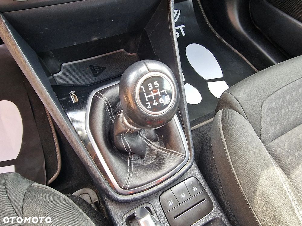 Ford Fiesta 1.0 EcoBoost S&S TITANIUM - 17