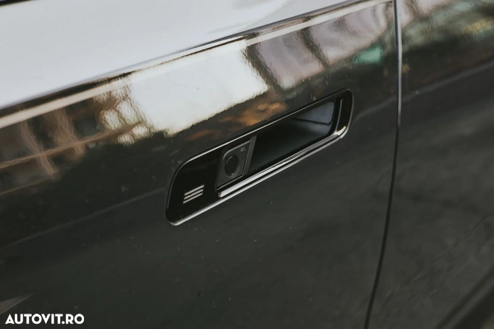 BMW M7 M760e xDrive - 8