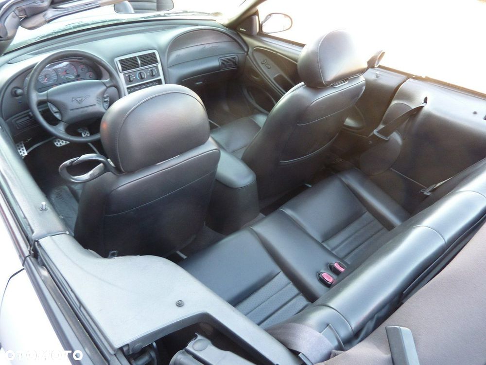 Ford Mustang - 26