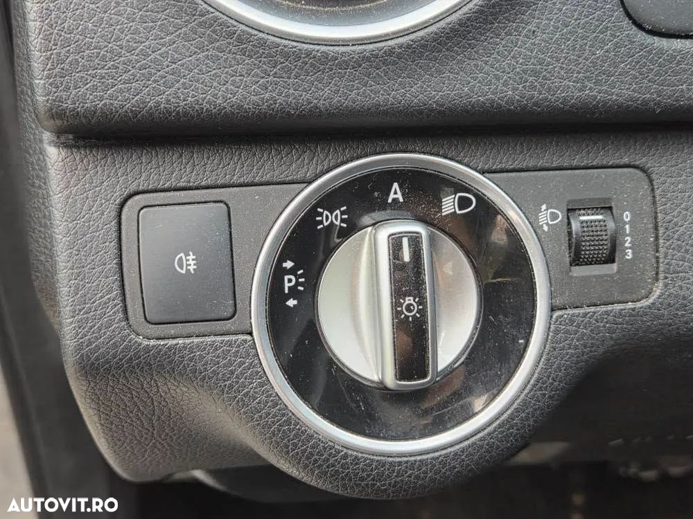 Mercedes-Benz C 180 CGI BlueEFFICIENCY Elegance - 18