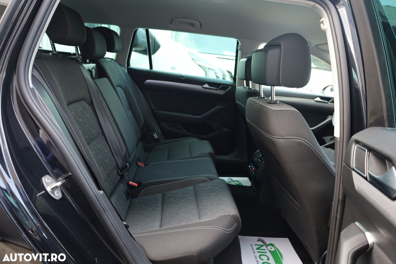 Volkswagen Passat Variant 2.0 TDI DSG Comfortline - 14