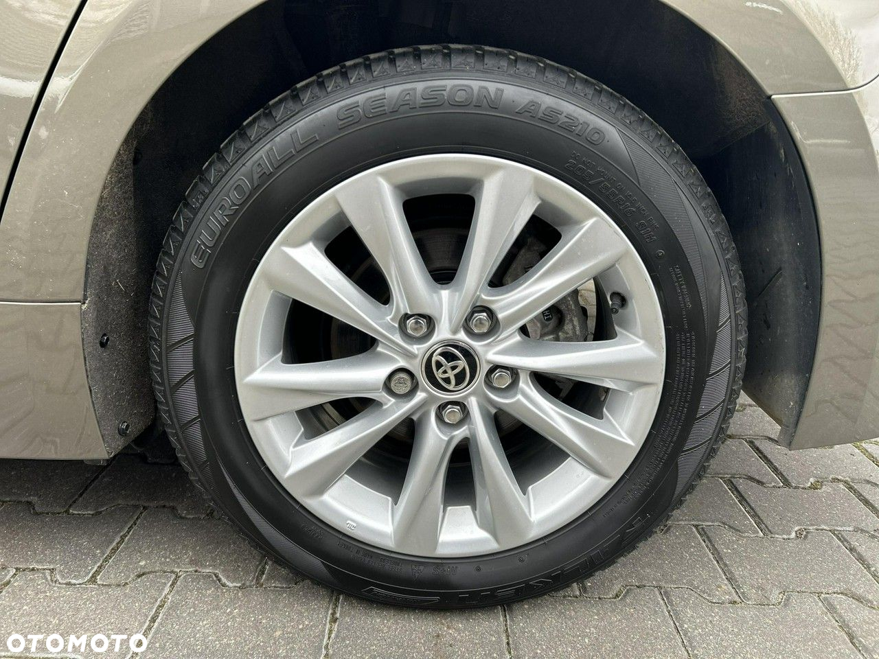 Toyota Corolla - 30