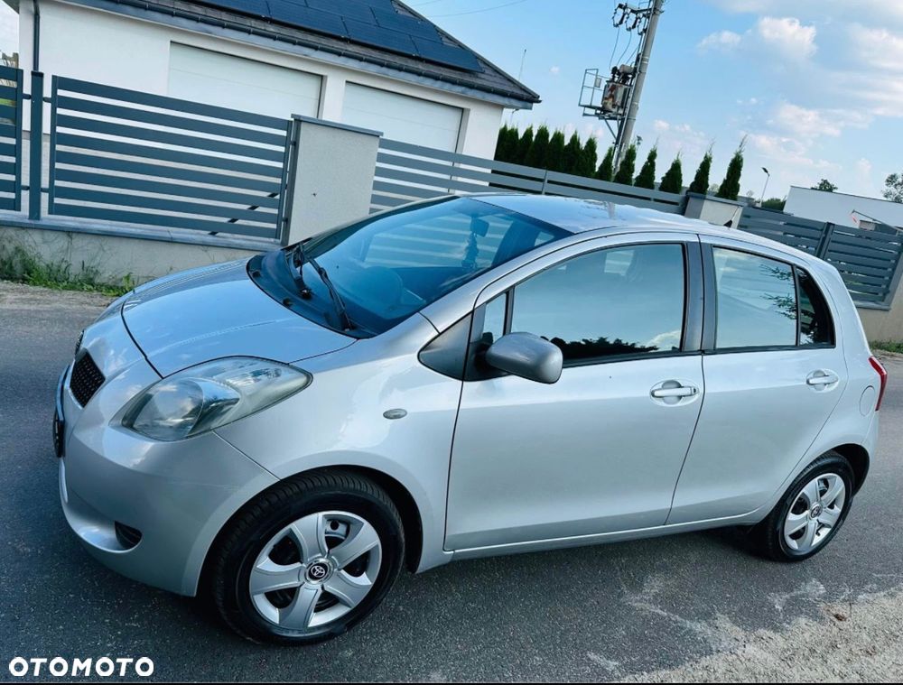 Toyota Yaris 1.3 Luna - 1