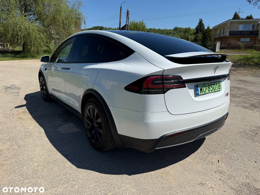 Tesla Model X - 4