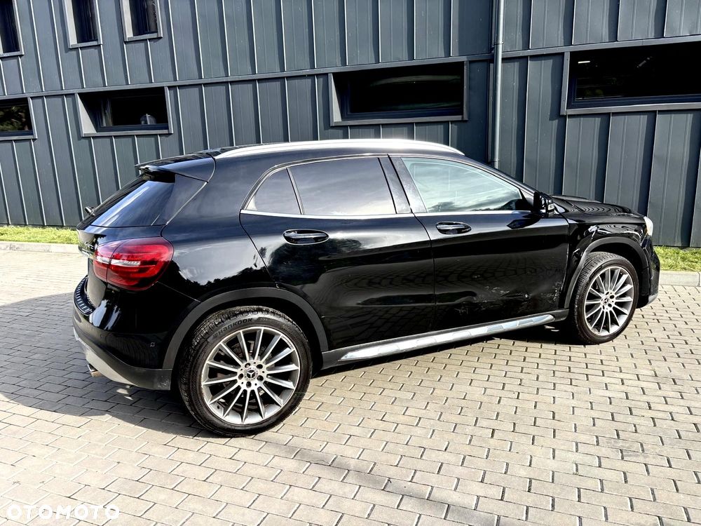 Mercedes-Benz GLA 250 4-Matic - 9