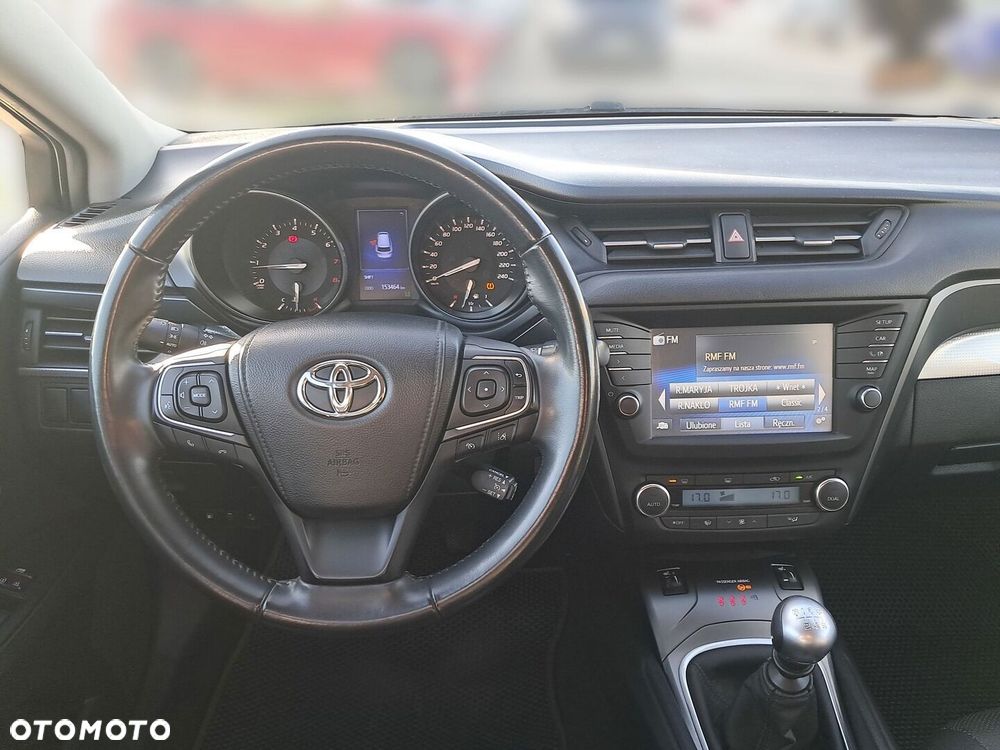 Toyota Avensis - 11