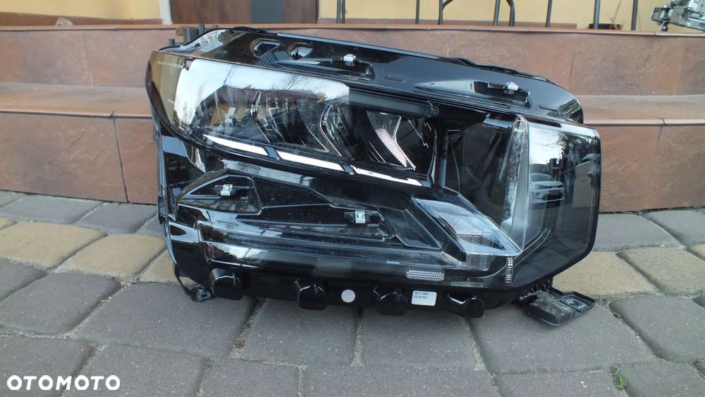 Lampa przednia prawa Citroen C3 Air Cross II - 1
