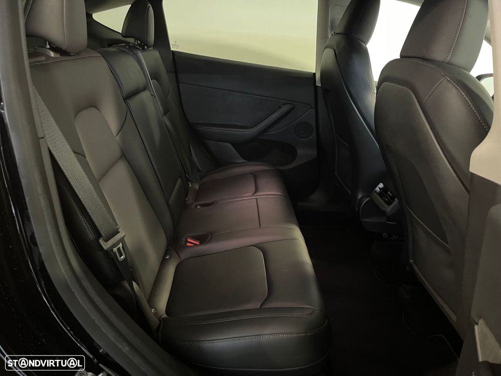 Tesla Model Y Long Range Dual Motor AWD - 17