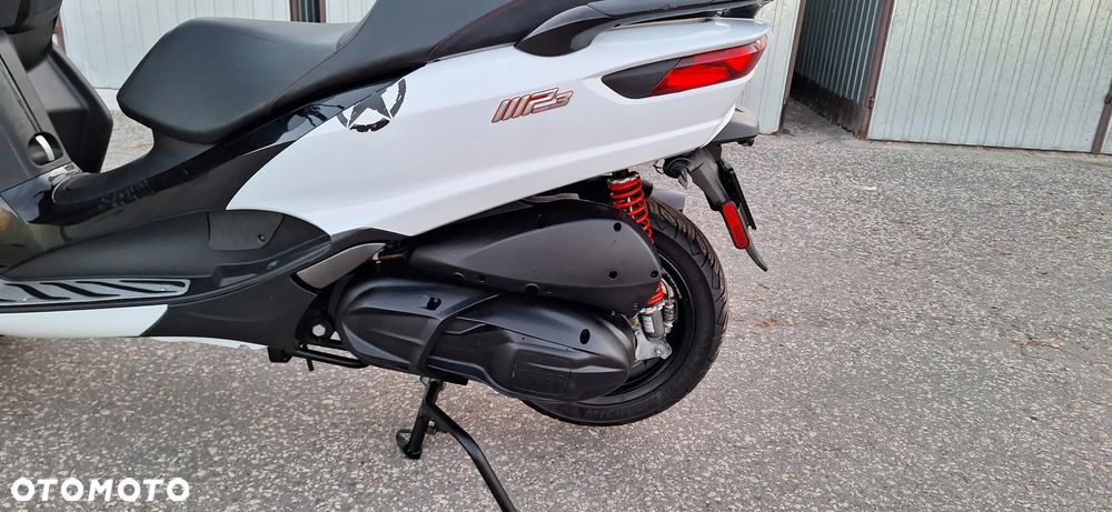 Piaggio MP-3 - 7