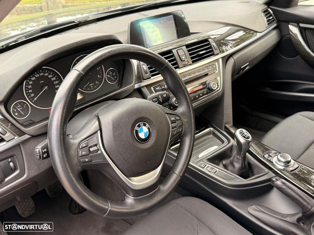BMW 320 d Touring EfficientDynamics - 9