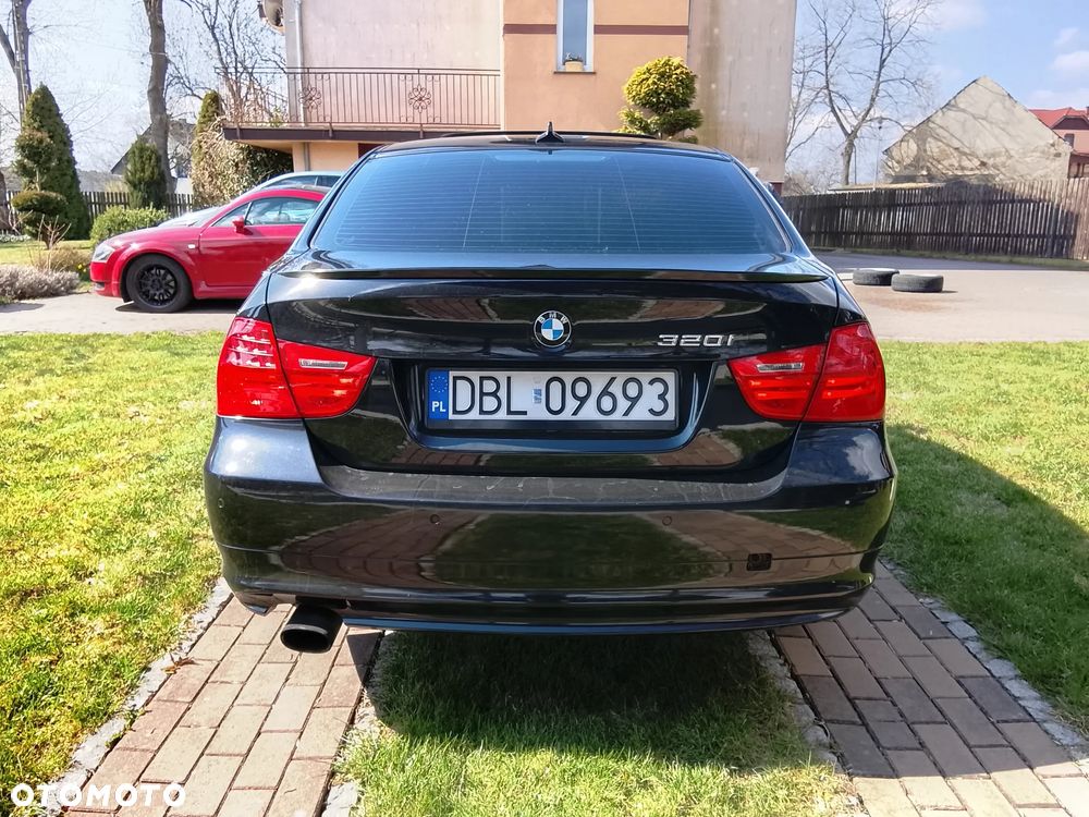 BMW Seria 3 320i - 3