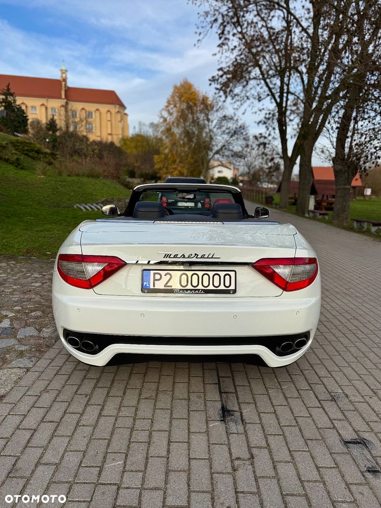 Maserati GranCabrio - 8