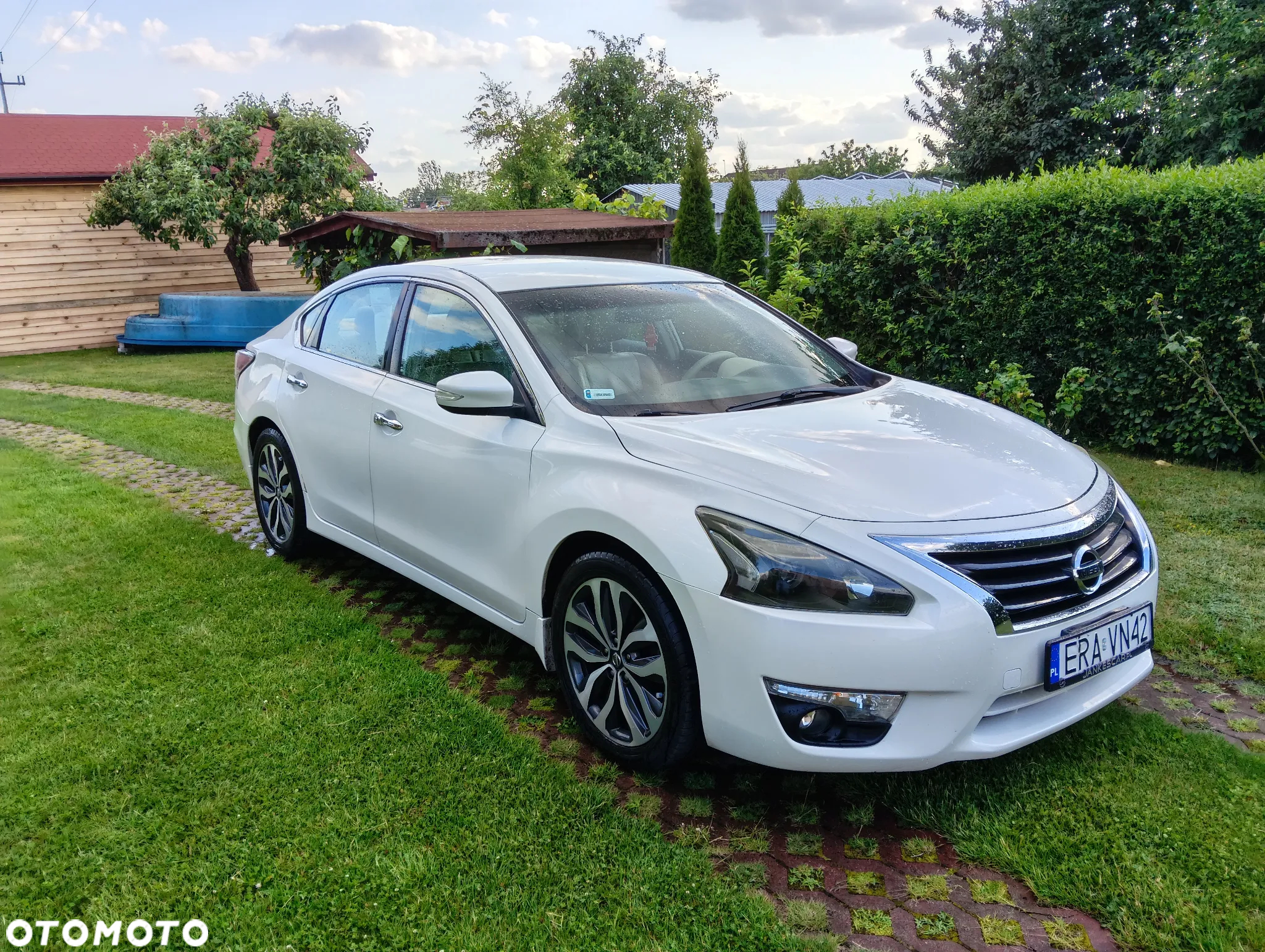 Nissan Altima - 5