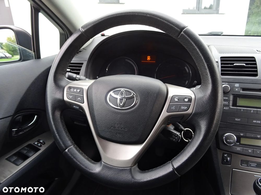 Toyota Avensis - 8