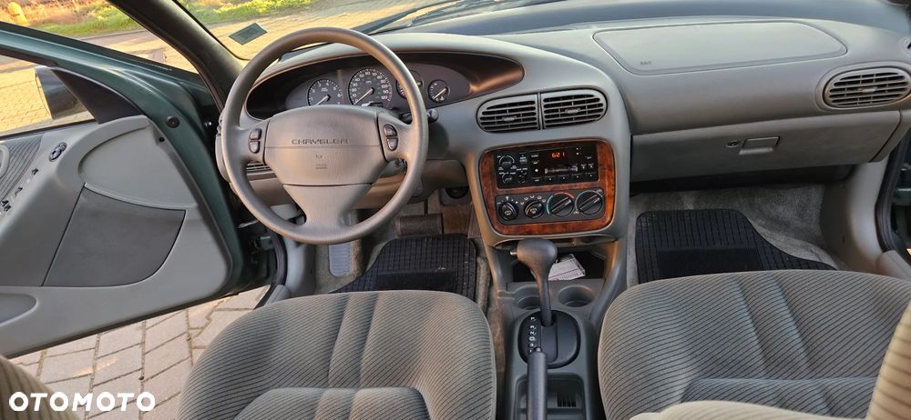 Chrysler Stratus - 24