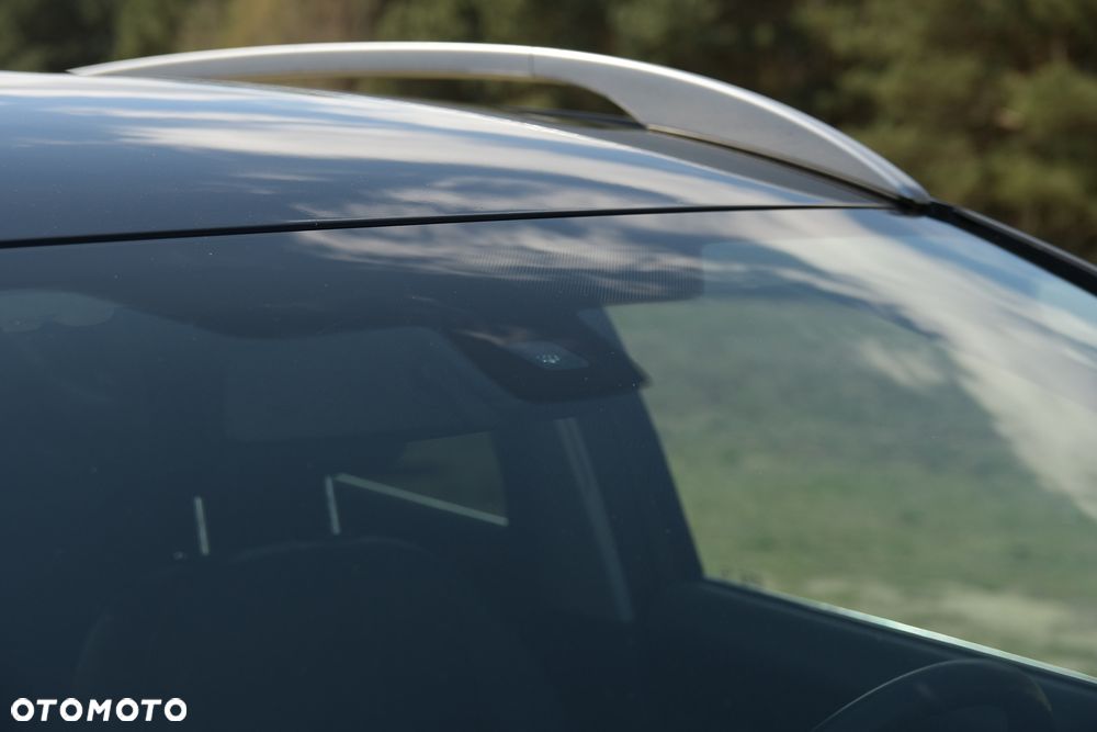 Ford Kuga 2.0 TDCi 2x4 Titanium - 16