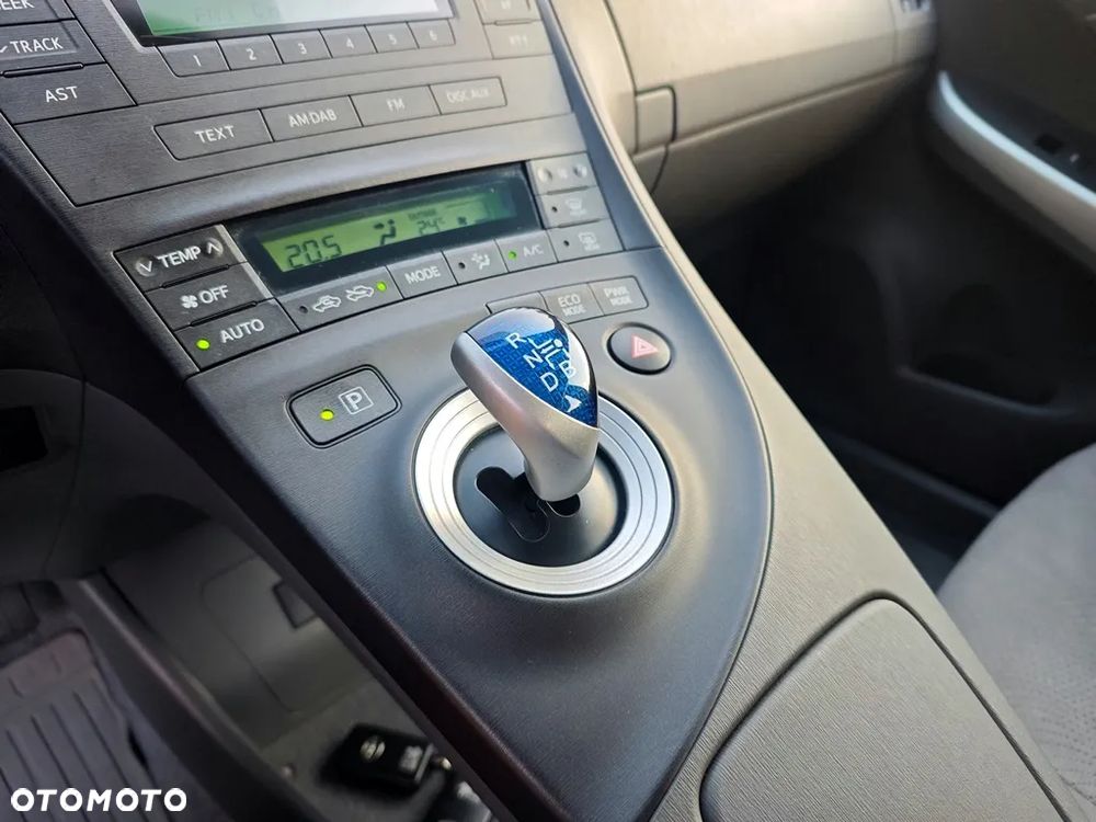 Toyota Prius Plug-in 1.8 HSD Premium - 36