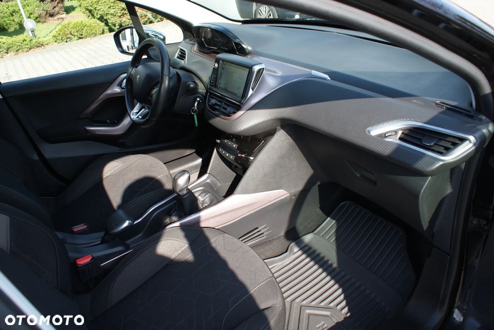 Peugeot 2008 1.6 VTi Style - 16