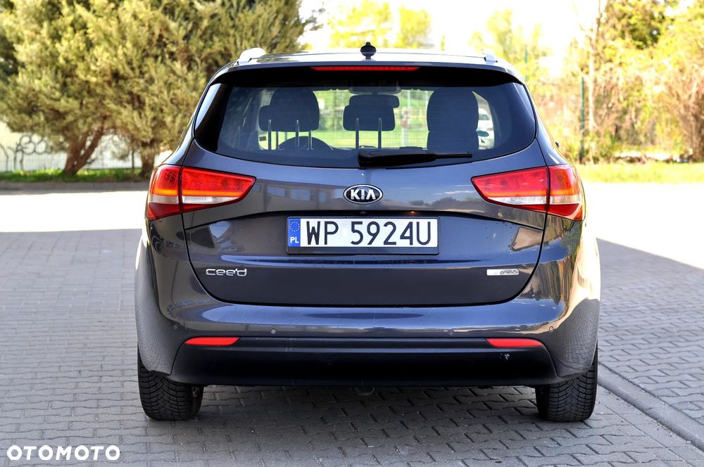 Kia Ceed 1.4 CVVT Dream Team Edition - 16