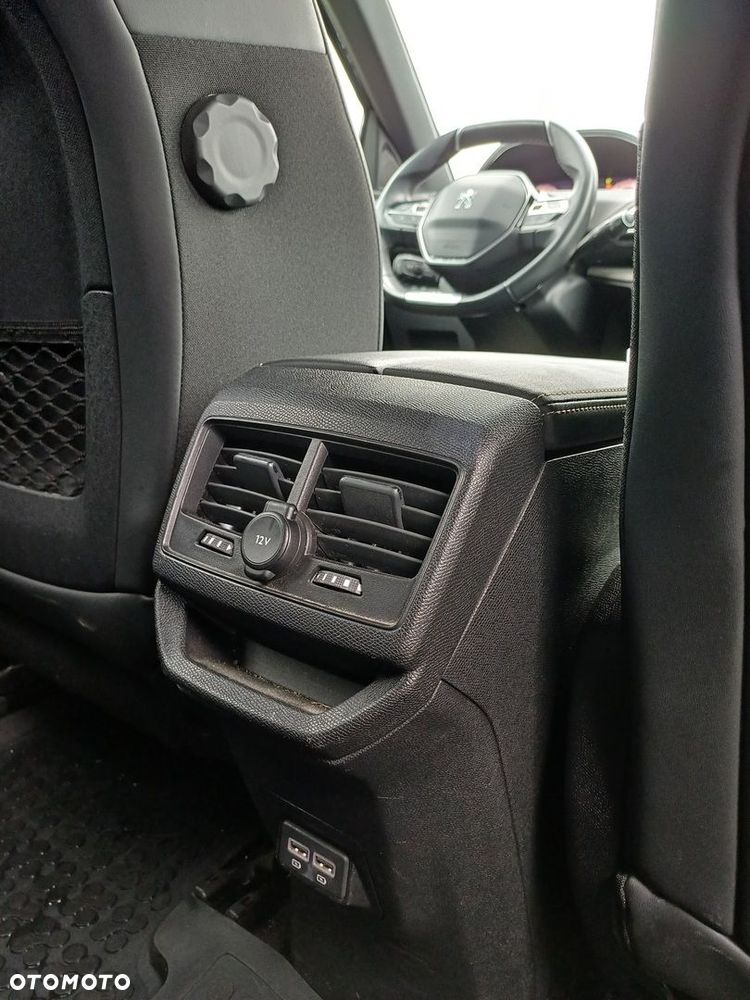 Peugeot 3008 1.6 PureTech GT S&S EAT8 - 32