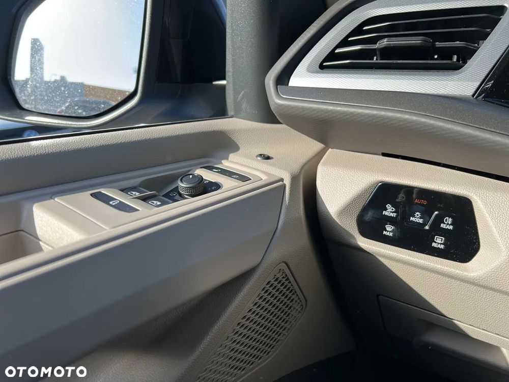 Volkswagen Multivan 2.0 TDI L2 Family DSG - 26