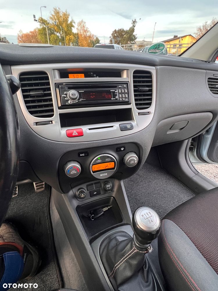 Kia Rio 1.6 EX Top - 16