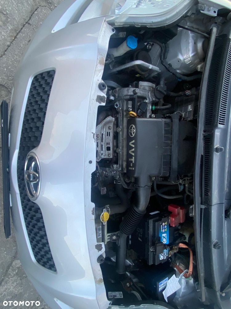 Toyota Yaris 1.3 VVT-i Executive - 29