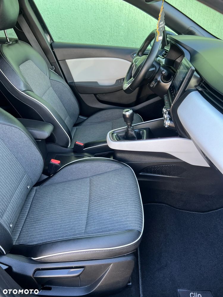 Renault Clio - 12