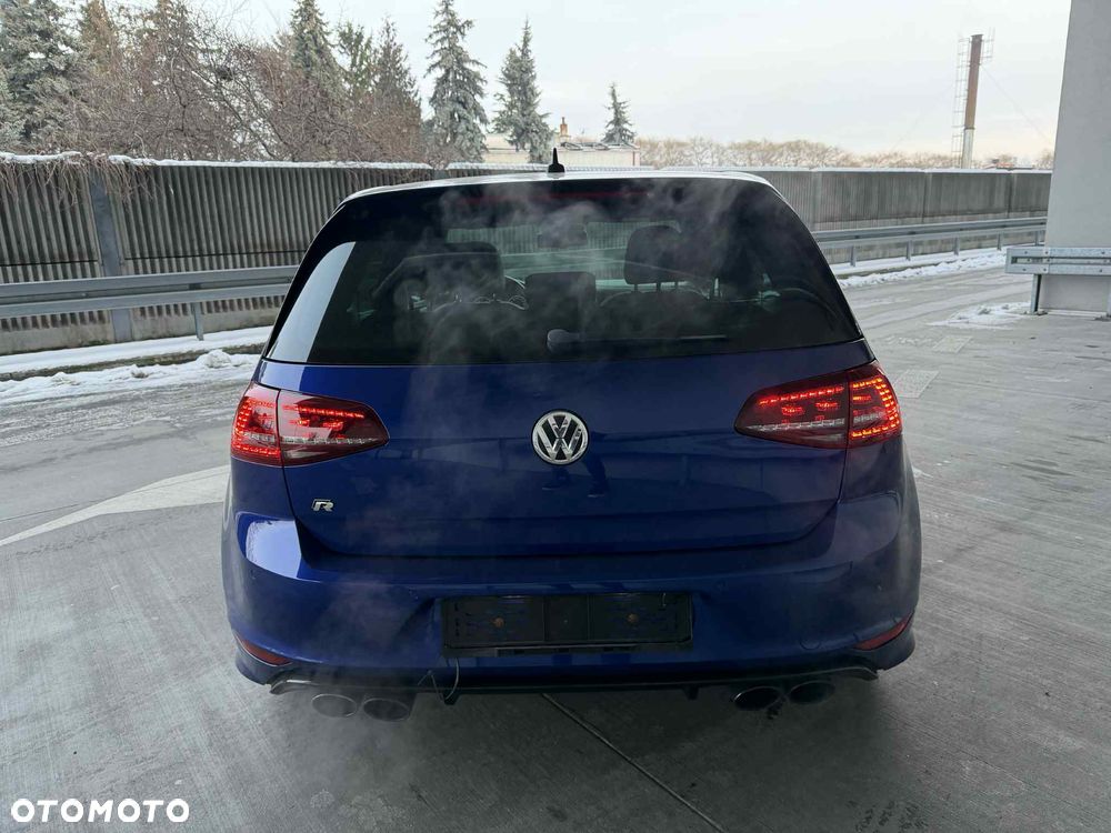Volkswagen Golf - 2