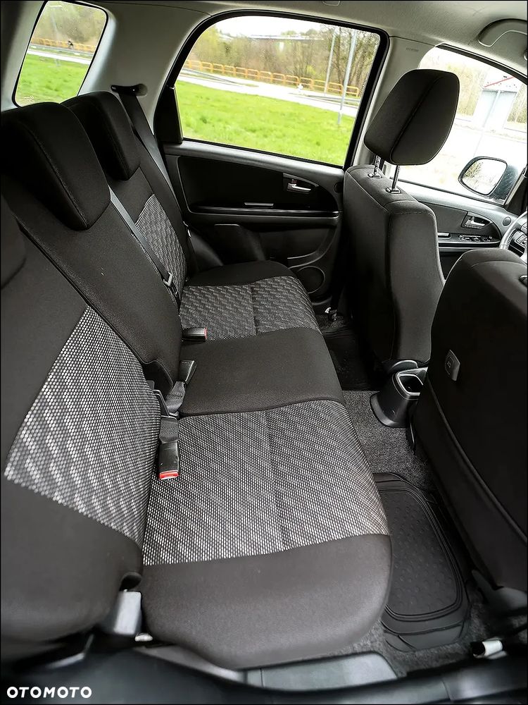 Suzuki SX4 - 8