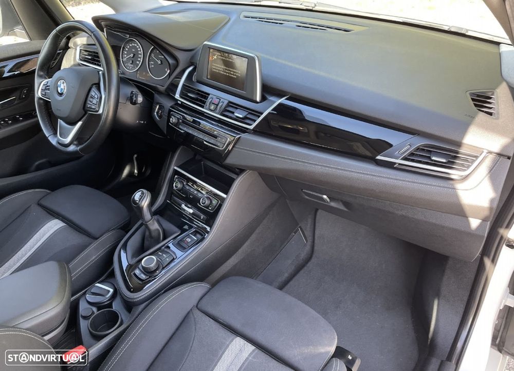 BMW 216 Active Tourer d Line Sport - 36