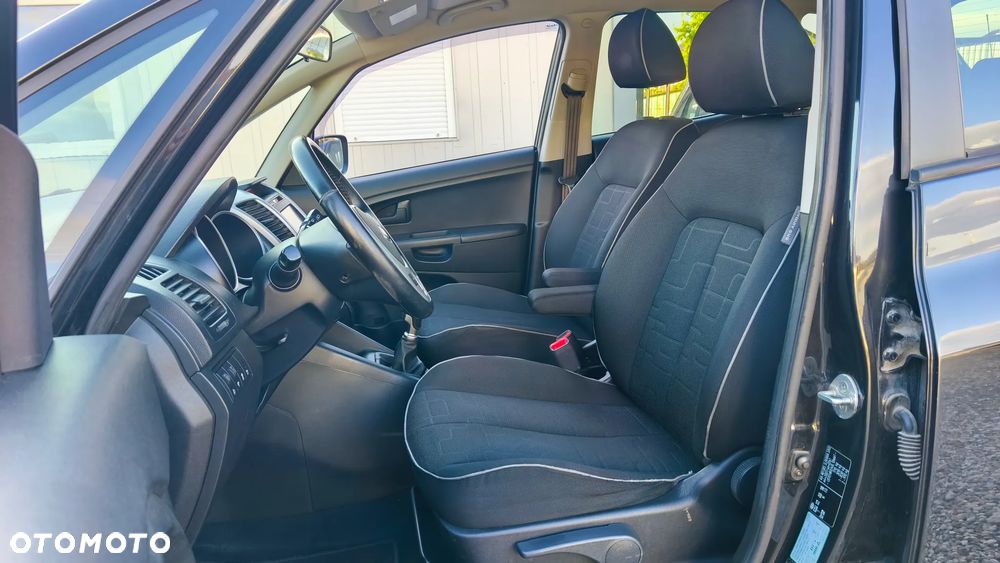 Kia Venga - 14