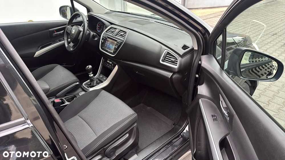Suzuki S-Cross - 10