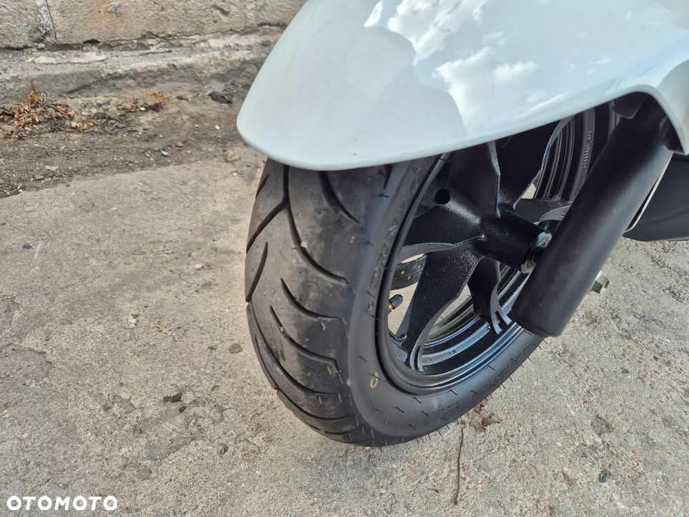 Suzuki Burgman - 6