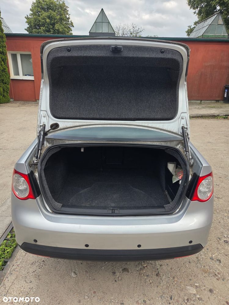 Volkswagen Jetta 1.9 TDI Comfortline - 6