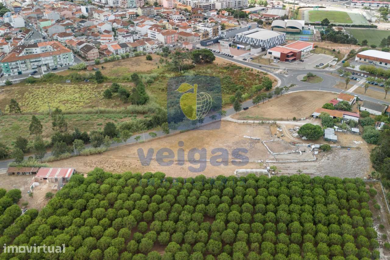 Terreno para Construção de Imóvel Comercial ou de Habitação para 32 fo - Grande imagem: 3/16