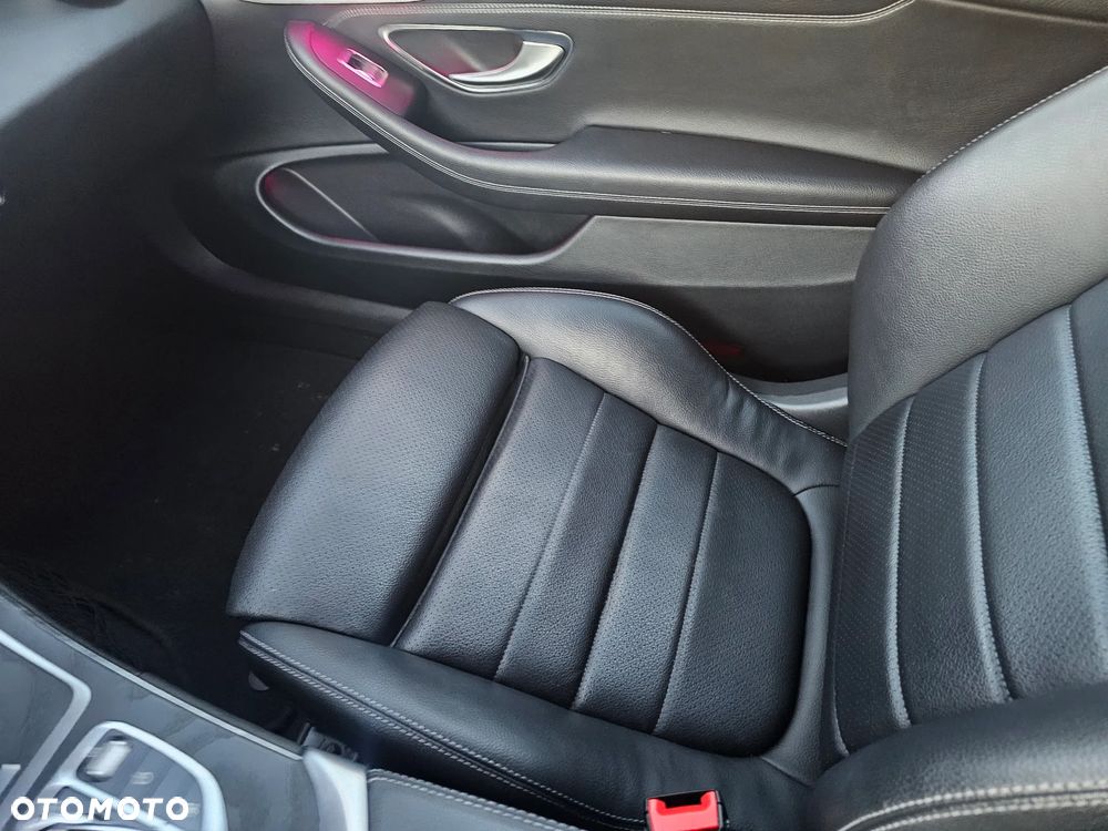 Mercedes-Benz Klasa C 300 d 9G-TRONIC - 12
