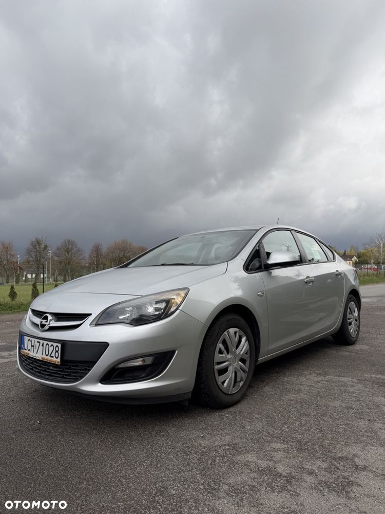 Opel Astra 1.4 T Essentia EU6 - 1
