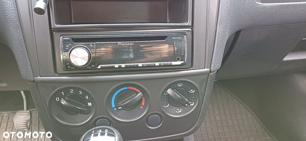 Ford Fiesta 1.3 - 8