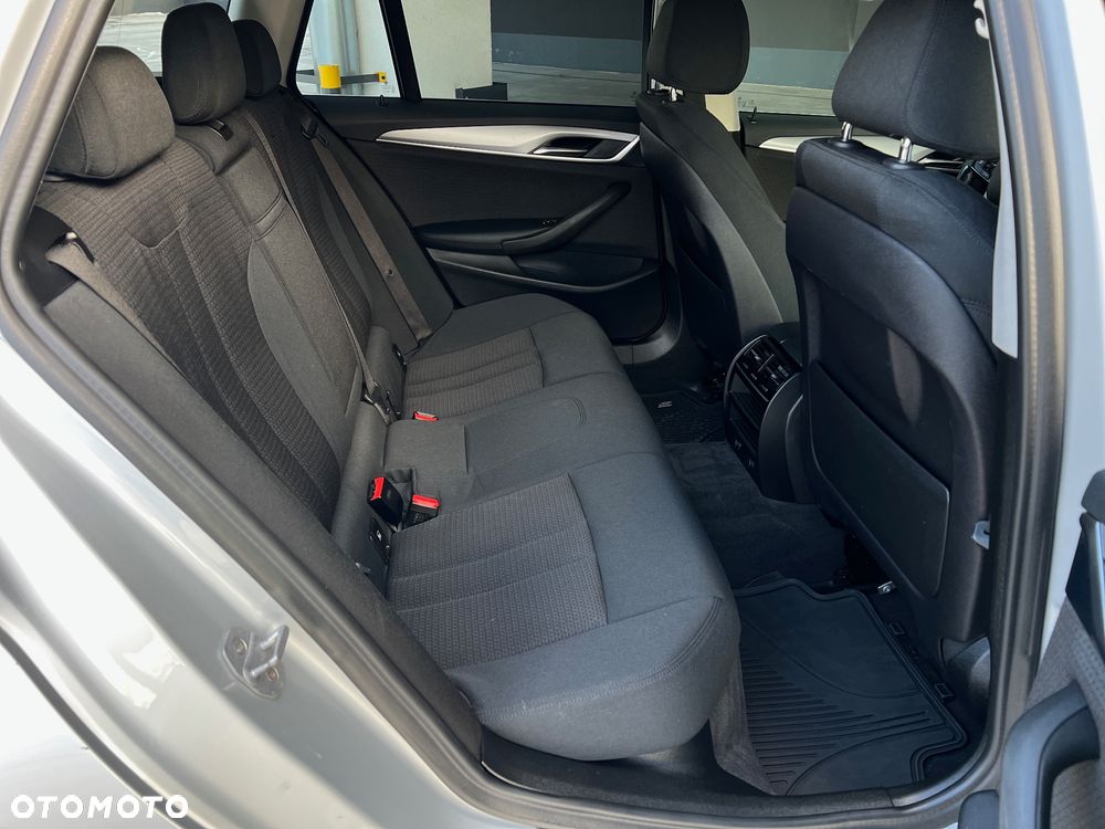 BMW Seria 5 530d xDrive Sport Line - 40