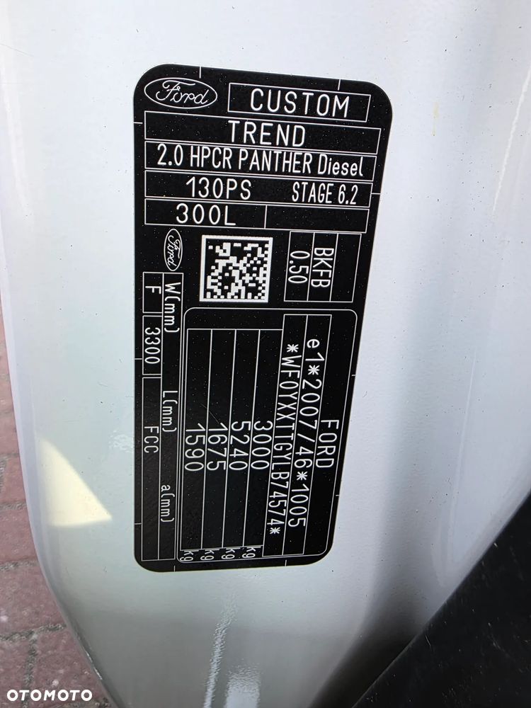 Ford CUSTOM - 23