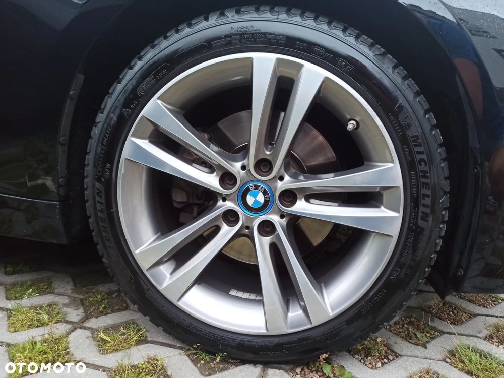 BMW Seria 3 330e iPerformance Sport Line - 19