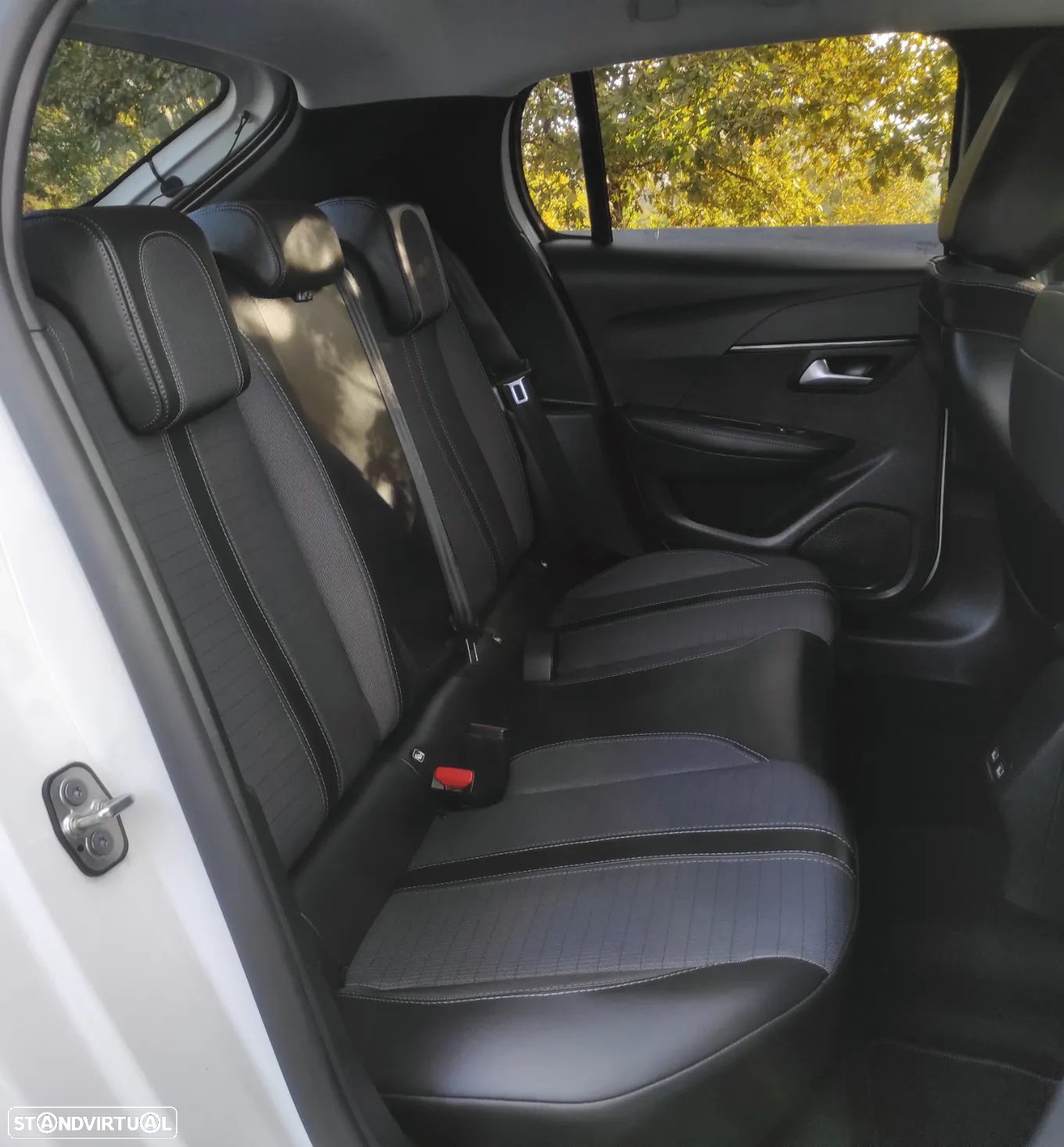 Peugeot 208 1.2 PureTech Allure Pack - 24