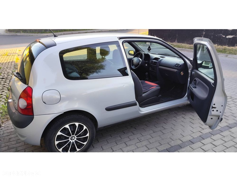 Renault Clio - 7
