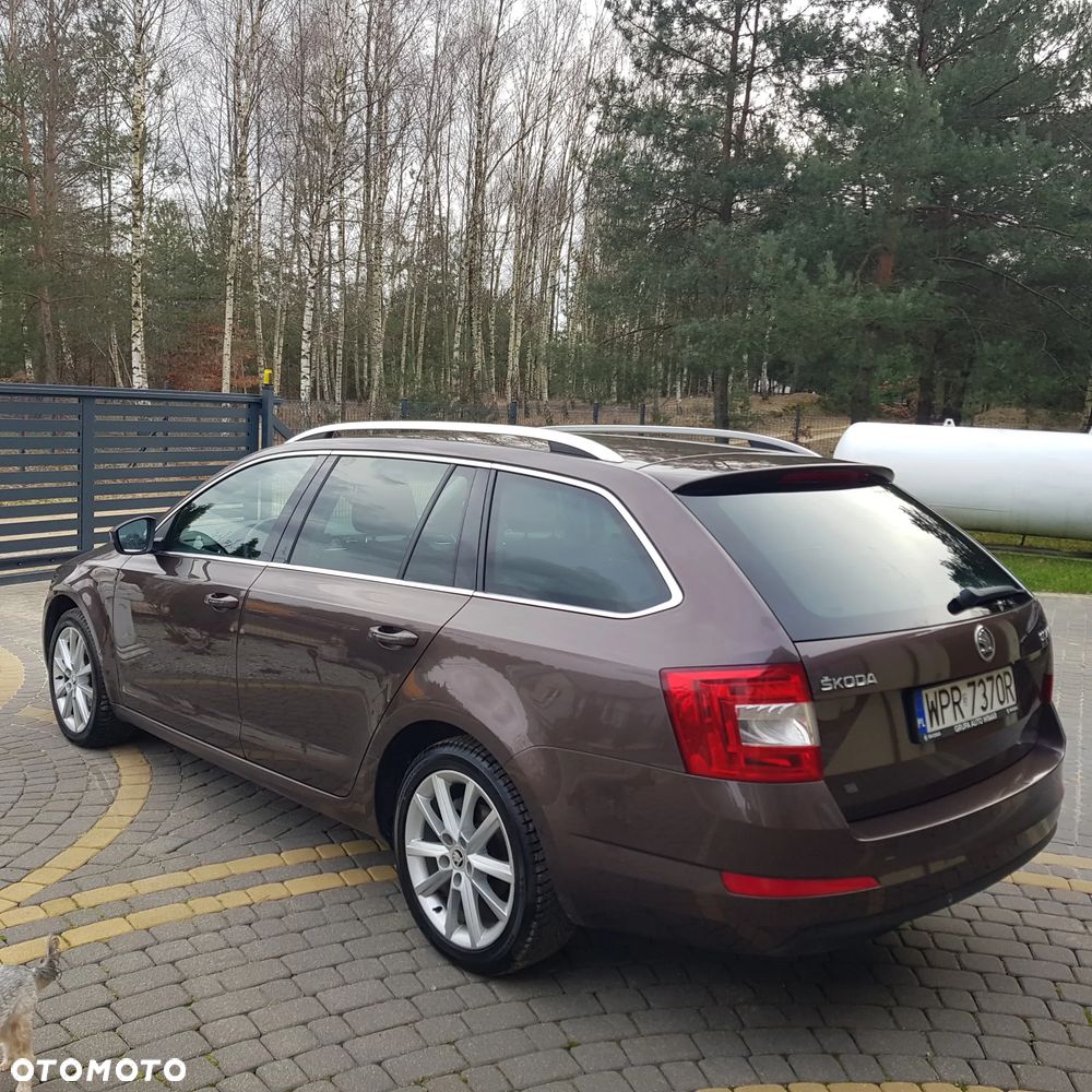 Skoda Octavia 2.0 TDI Elegance DSG - 2
