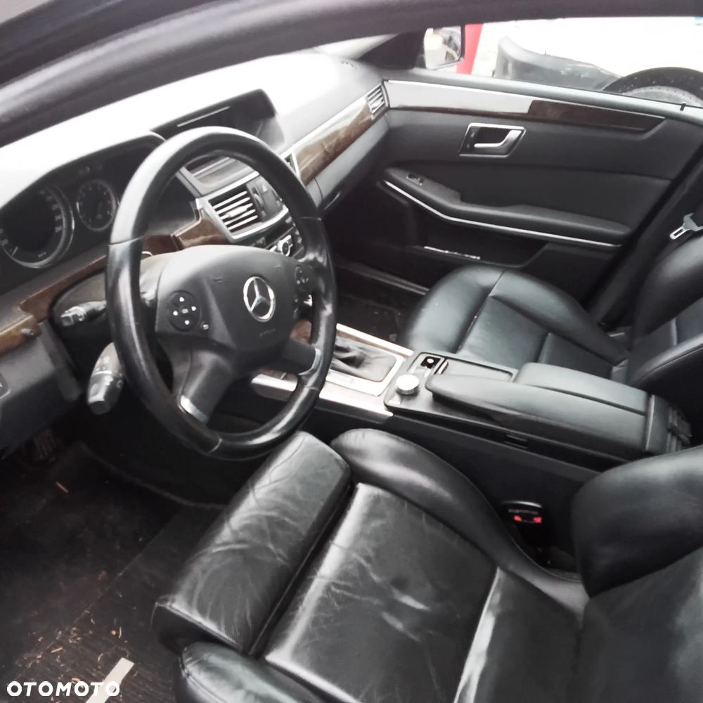 Mercedes-Benz Klasa E 200 NGT BlueEFFICIENCY Automatik - 12